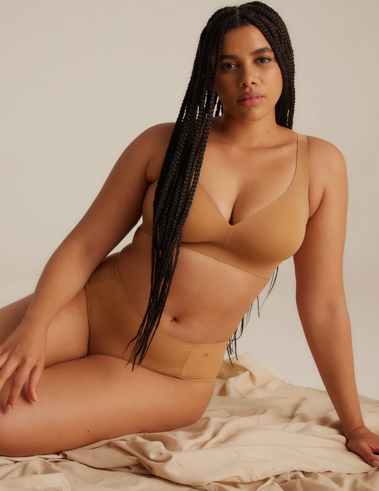 High-Waisted Retro Bikini - Image 10